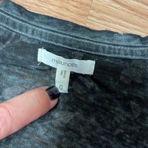 Maurice’s Autumn t-shirt - Picture 3 of 3